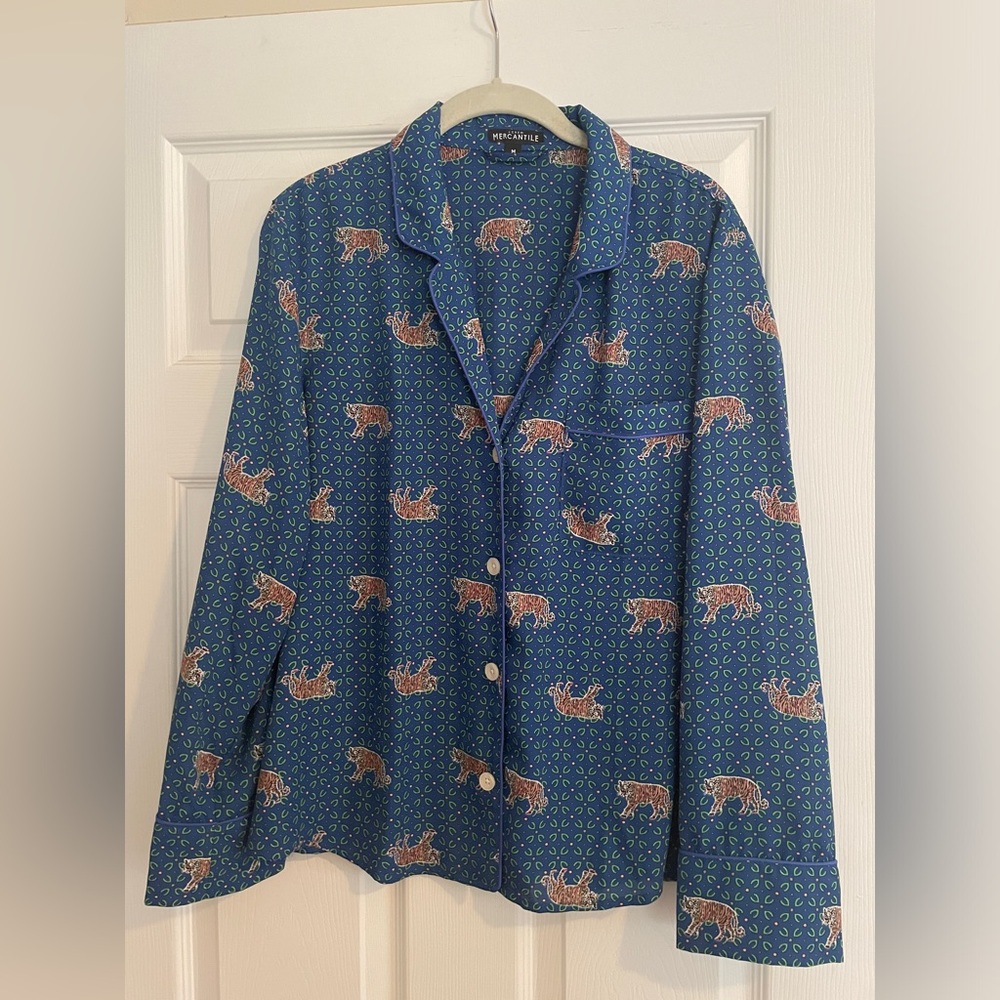 Jcrew Mercantile pajama blouse with tiger print (size Medium)